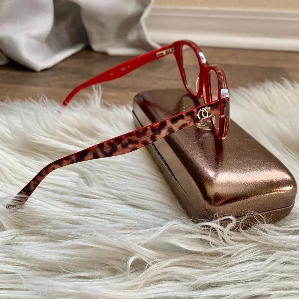 Oleg Cassini Bold Red Glasses - Picture 4 of 10